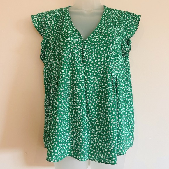 Maison D' Amelie Tops - Floral Green Blouse Sz S Short Flutter Sleeve V Neck Popover Maison d' Amelie